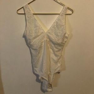 Lace bodysuit size S. New w tags